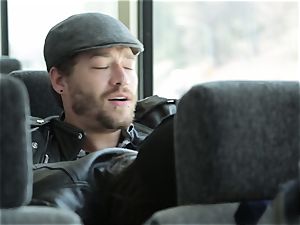 Bonnie Rottens deep throats off her guy on a bus